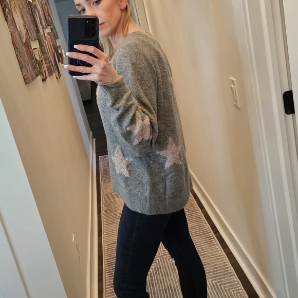 NWT đź’• Lou & Grey Shimmer Star Sweater - SIZE M - Picture 6 of 14